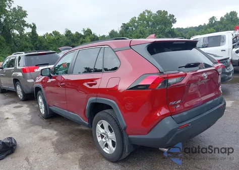 2019 Toyota Rav4 Xle z USA, uszkodzony, nr VIN 2T3P1RFV0KW057297
